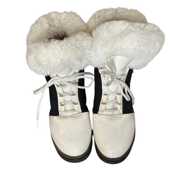 Stylish Women's Black and White Fur-Lined Boots - Picture 3 of 12